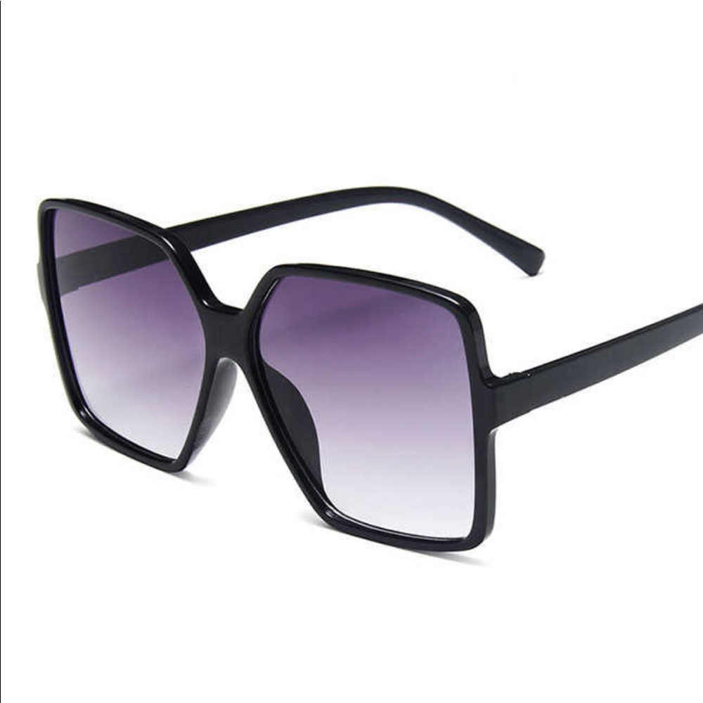 Oversized Square Frame Sunglasses - Picture 2 of 3
